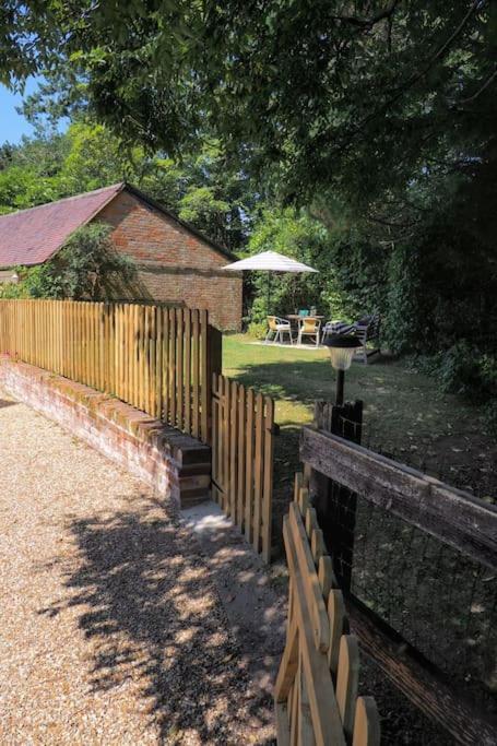 Landford'S Cottage, Your Retreat! Экстерьер фото