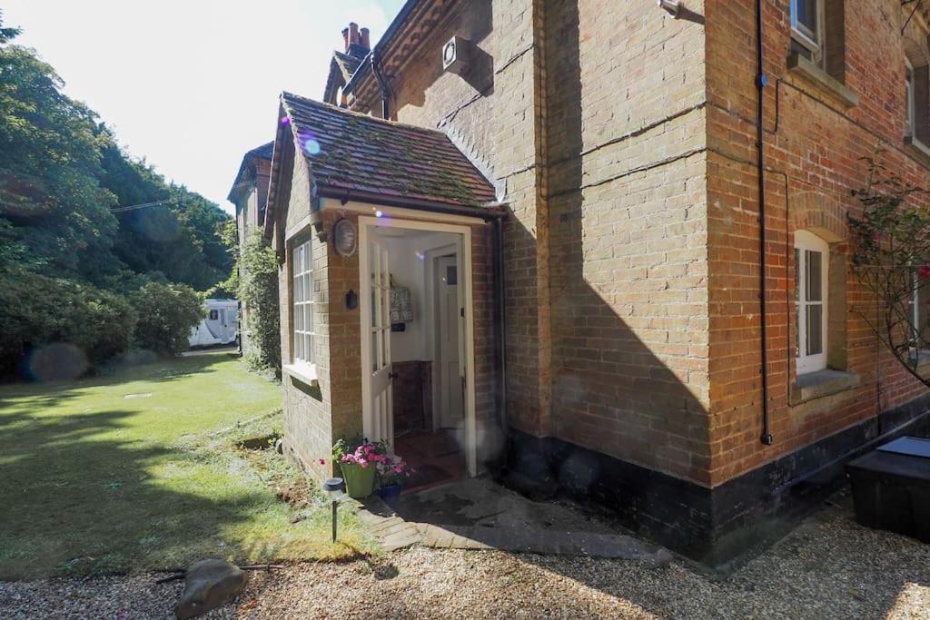 Landford'S Cottage, Your Retreat! Экстерьер фото