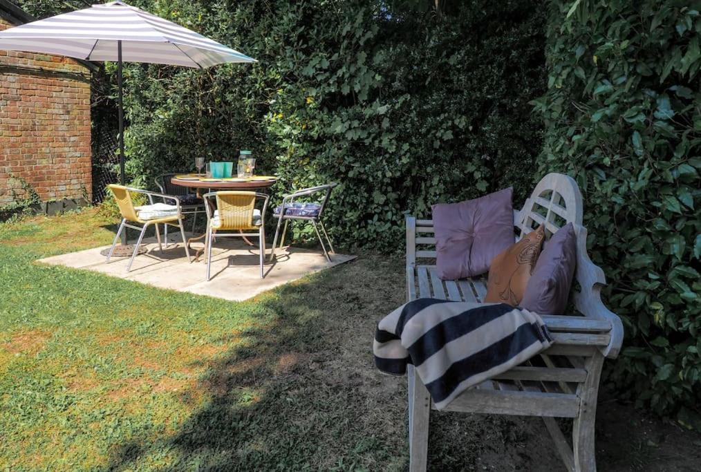 Landford'S Cottage, Your Retreat! Экстерьер фото